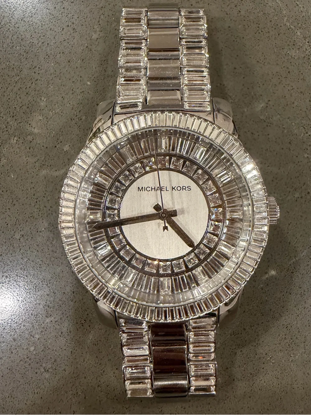 Michael Kors MK5352 Runway Crystal Silver Watch – Never Worn